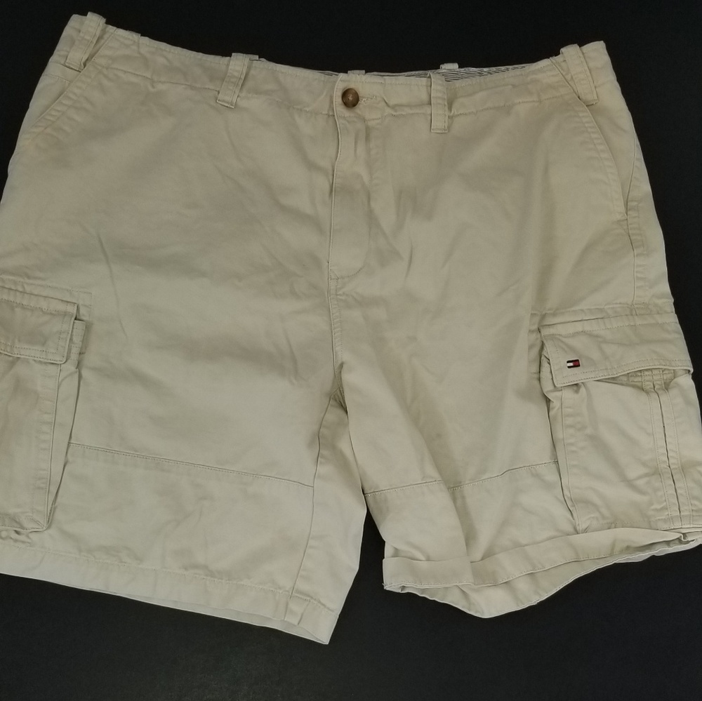 Tommy Hilfiger Mens Cargo shorts size 42